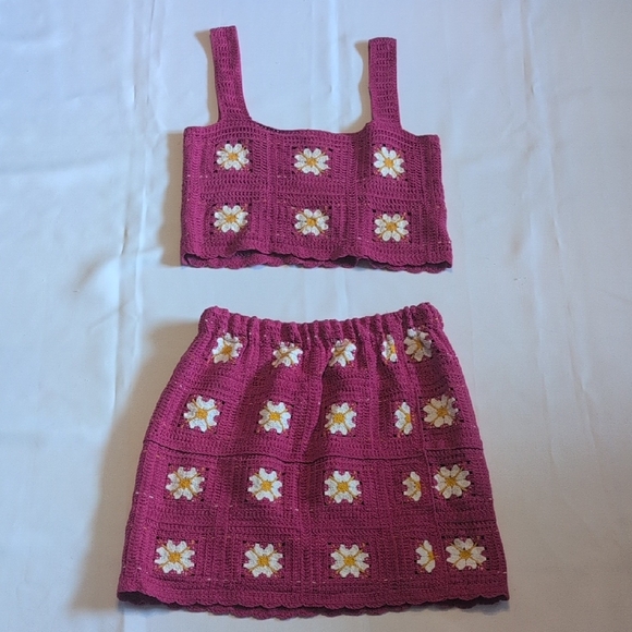 Rebellion Dresses & Skirts - Rebellion Fuchsia Knit Skirt And Top Set